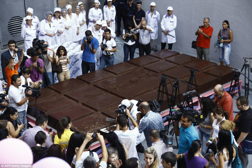 Самая большая шоколадка в мире