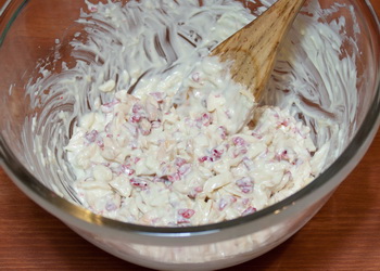 Конфеты из миндаля и белого шоколада - Смешиваем все ингредиенты